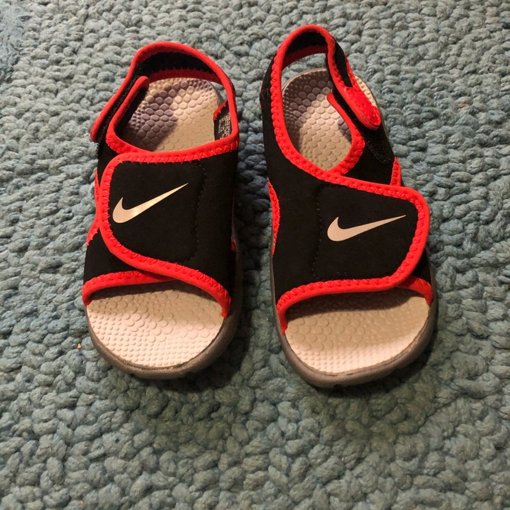 Nike Toddler Sandals NWOT Size 8